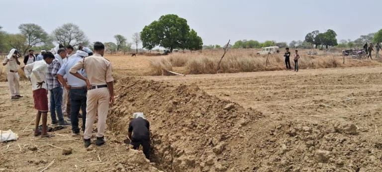 Naigarhi Mauganj district