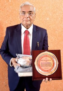 Dr. CB Shukla received the Lifetime Achievement Award for four decades of medical service.